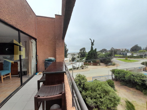 Se Vende Bonito Dpto A Metros De Playa Amarilla, Concón.