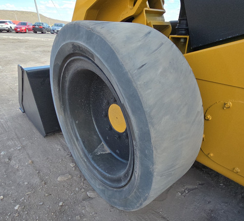 2018 Mini Cargador Caterpillar 272d2