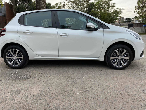 Peugeot 208 1.6 Allure 2017