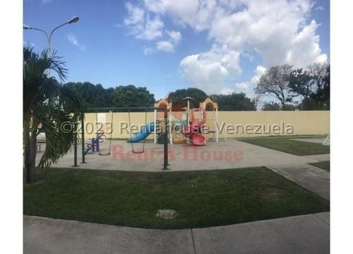 Imagen 22 de 23 de Espectacular Townhouse En Venta Urb. Los Girasoles Maracay 23-19053 Ejc