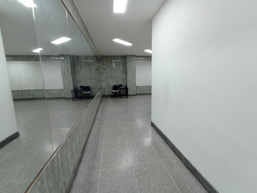 Se Ofrece En Venta Comodo Y Centrico Apartamento Ubicado En Centro Parque Caracas La Candelaria