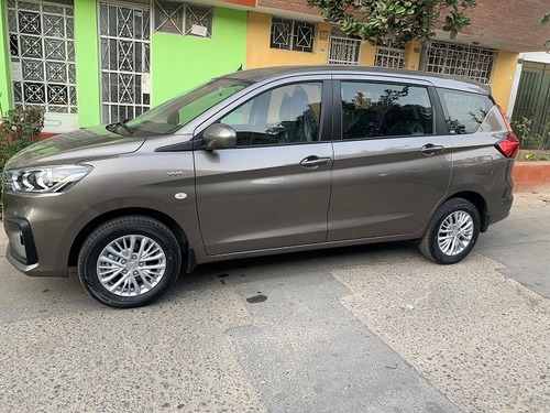 Imagen 6 de 8 de Alquiler De Camionetas Suv Automáticas Y Mecánicas