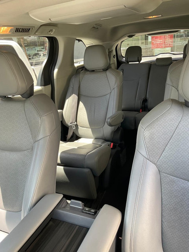 Toyota Sienna 3.5 Limited At