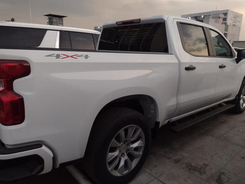 Chevrolet Silverado 5.3 V8 Custom Doble Cabina 4X4 At