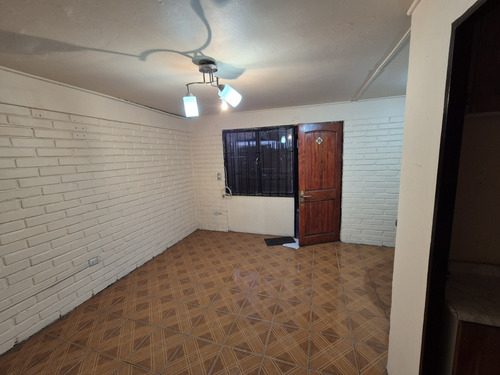 Casa De 2 Dormitorios En Peñalolén