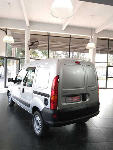 Imagen 4 de 15 de Renault Kangoo 2016 1.6 Furgon Ph3 Confort 5as Permuto Finan