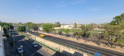 Edificio En Venta O Renta A Un Costado De La Unidad Deportiva De Av. Lazaro Cardenas