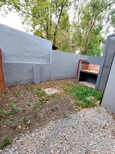 Casa En Venta - 2 Dormitorios 2 Baños - 70mts2 - Ituzaingó