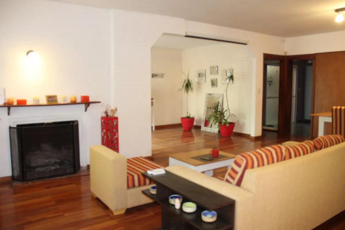Casa En Venta - 3 Dormitorios 3 Baños - Cochera - 435mts2 - Adrogue