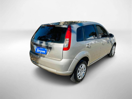 Imagem 5 de 14 de Ford Fiesta 1.0 8v Flex