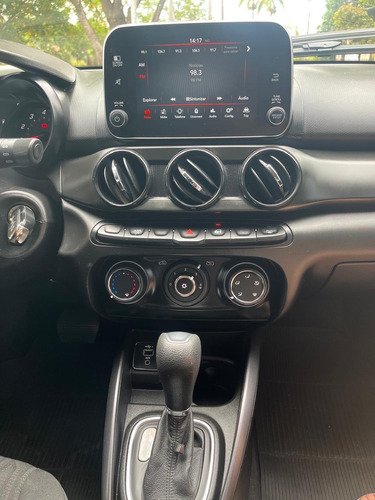 Fiat Cronos 1.3 Drive Flex Aut. 4P