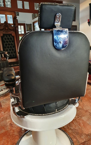 Imagen 4 de 10 de Silla De Barbero Marca Colombia (hidráulica)