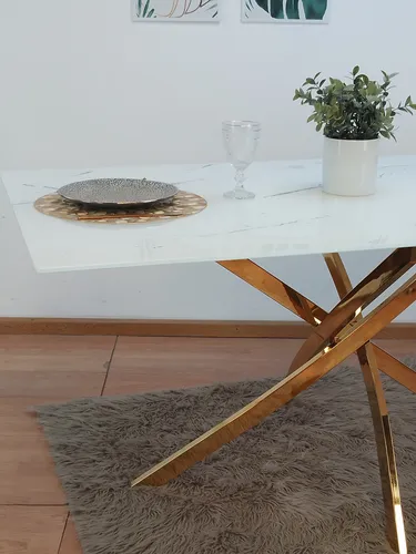 Mesa De Comedor Rectangular 160 Simil Marmol Base Dorada