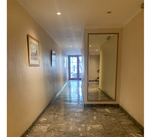 Venta Departamento 2 Ambientes Balcón Corrido Con Cerramiento Vidrio Caballito A 200 Metros Del Parque Centenario Una Cuadra De Av Corrientes Estación Ángel Gallardo Del Subte. Mucha Luminosidad