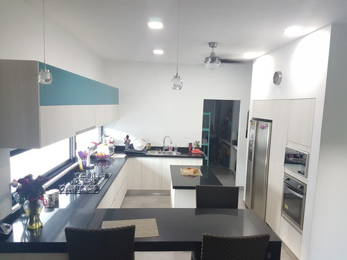 Imagen 7 de 21 de Casa Con Diseño Unico En Lagos Del Sol Cancun