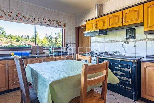 Imagen 24 de 30 de Hermosa Casa Con Vista Al Lago Y Al Volcán