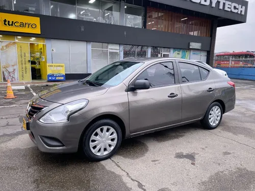 Nissan Versa 1.6 Advance