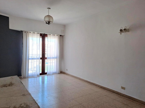 Imagen 17 de 24 de Oportunidad!! Departamento 2 Ambientes Frente A Plaza España Y Las Mejores Playas De La La Perla - Mar Del Plata