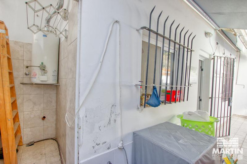 Chalet 3 Ambientes Reciclado A Nuevo Con Patio - Martínez