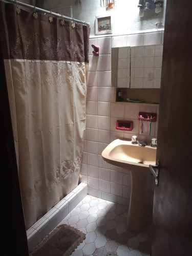Imagen 7 de 11 de Casa Venta Isidro Casanova