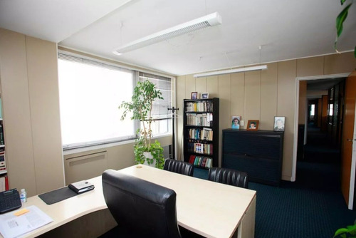 Av Rivadavia 700 Monserrat Oficina U$170.000