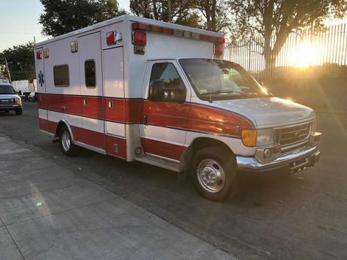 Imagen 3 de 15 de Ford Ambulancia Tipo 3