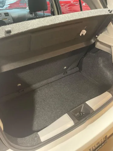 Nissan March 1.6 Sense Mt