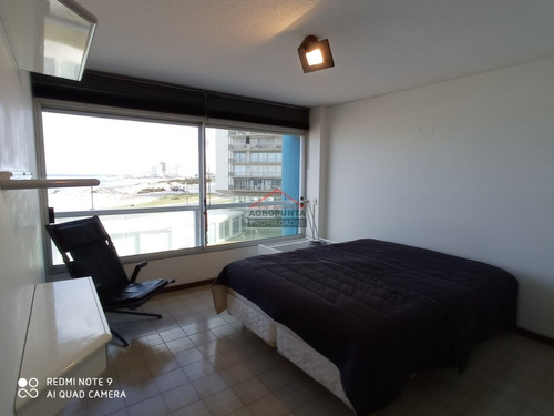 Apartamento En Venta En Excelente Punto De Playa Brava * Frente Al Mar *- Ref: 5242