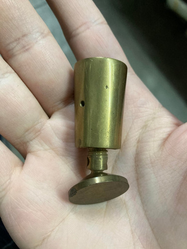 Imagen 2 de 2 de Regaton De Bronce Redondo Cilindrico Tipo Pata X4 Unidades