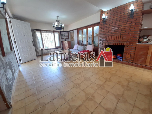 Imagen 16 de 30 de Casa 4 Amb + Depto 2 Amb -- Lote Propio - Excelente Ubicación
