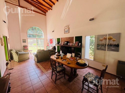 Casa En Villa Urquiza Con Jardin
