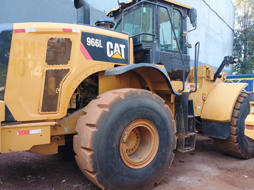 Carregadeira Cat 966