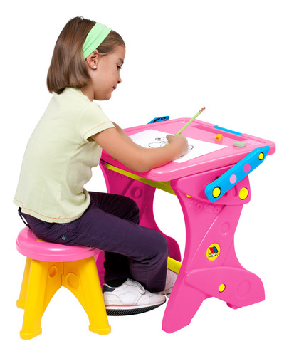 2 En 1 Pizarrón Y Mesa Con Banquito Y Accesorios Marca Molto Color Rosa Chicle