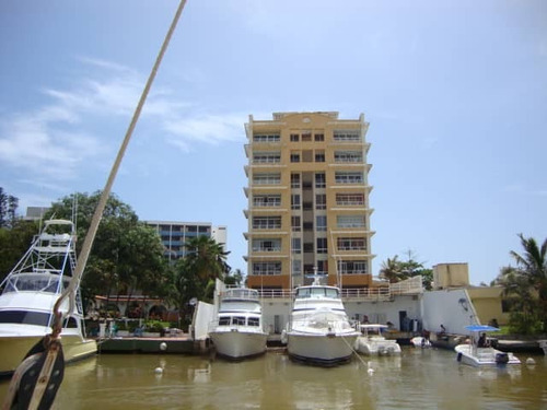 Vendemos Apartamento Y Puesto En Marina Para Embarcaciones, Ubicado En Primera Linea - Xavijinmuebles