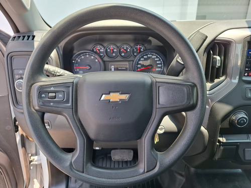 Chevrolet Silverado 4.3 V6 1500 WT Cabina Regular 4x2 At