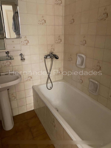 Venta Con Renta 2 Dormitorios Más Servicio. Garage Opcional.