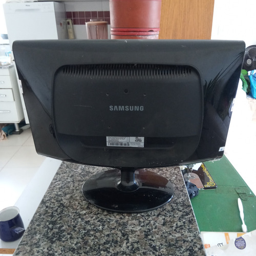 Monitor Lcd Samsung 933 18.5 Pol C/defeito - Leia O Anuncio (Usado)