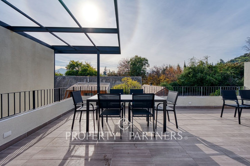 Cómodo Townhouse, Con Excelente Ubicación