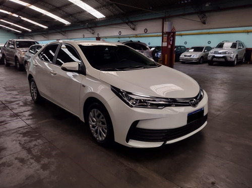 Toyota Corolla Xli Cvt 1.8 / Nafta / 2017