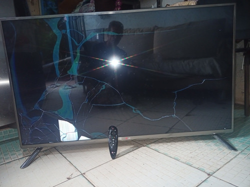 Imagem 1 de 5 de Tv LG Tela Quebrada Modelo 47lb6500 3d
