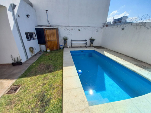 Se Vende Duplex 3 Dormitorios Pileta Poeta Lugones