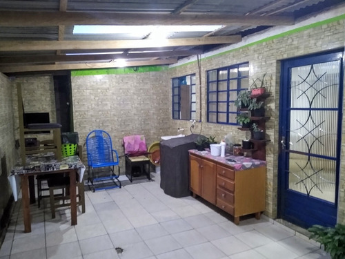 Imagem 2 de 14 de Imóvel Com 2 Casas 1 2 Qtos Sala Coz Wc A Dos Fundos 8x4,50