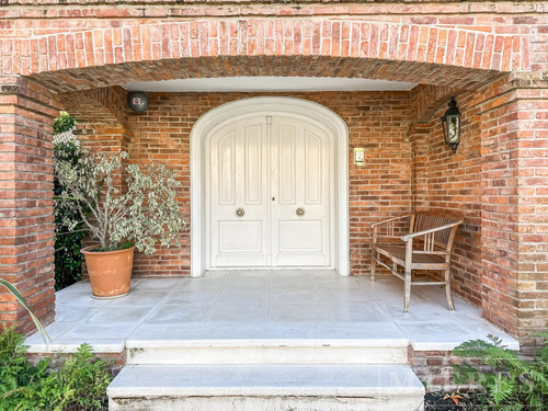 Lindísima Casa En Venta En San Isidro Chico.