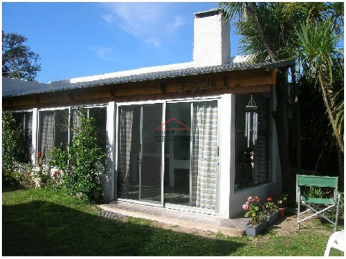 Casa En Playa Brava!- Ref: 3341