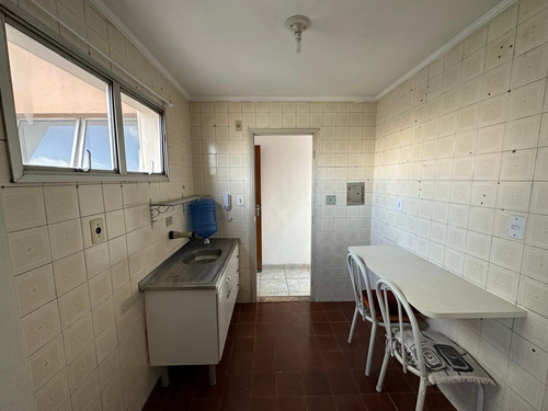 Apto De 1 Dorm. Com Garagem.