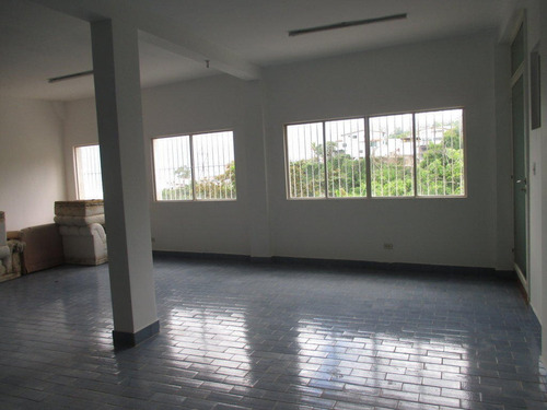 Imagen 11 de 12 de Casa En Venta Lv/ir 20-9499 Colinas Santa Monica 04142596658