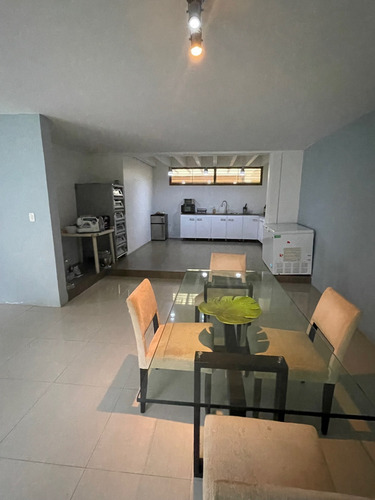 Imagen 22 de 30 de Se Vende Casa 750m2 7h+2s/8b+2s/2p Prados Del Este 0005