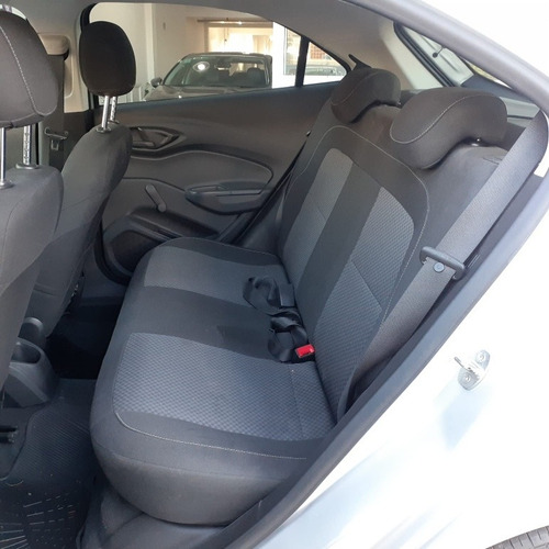 Imagen 11 de 15 de Chevrolet Onix 2018 1.4 Lt 98cv