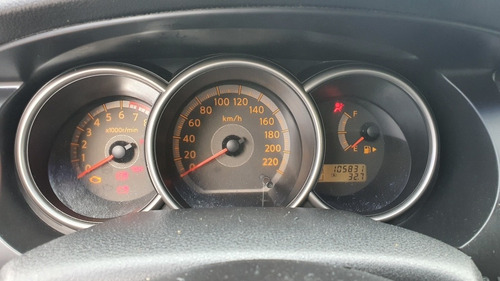 Imagem 9 de 9 de Nissan Livina 2012 1.8 Sl Flex Aut. 5p