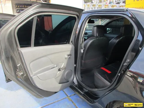 Renault Logan AUTHENTIQUE 1600CC MT AA